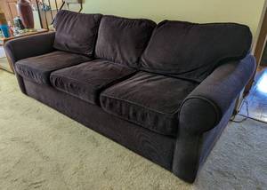 lot 28 image: Purple Sleeper Sofa