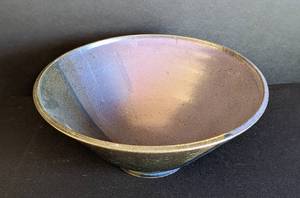 lot 47 image: Gorgeous Artisan Ceramic Bowl