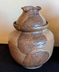lot 109 image: Signed Studio Pottery Jar Set