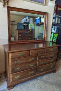 lot 126 image: Vintage Maple Dresser with Mirror