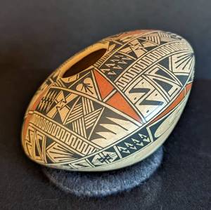 lot 144 image: Small Native American Bowl by Silvia Rodriguez