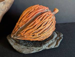 lot 230 image: Artisan Created Decor