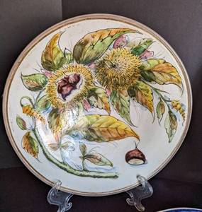 lot 250 image: Pretty Ceramic Plates from Mexico