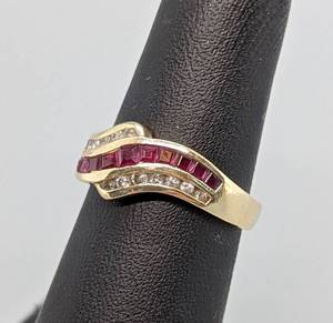 lot 245B image: 14k Gold Diamond and Ruby Ring