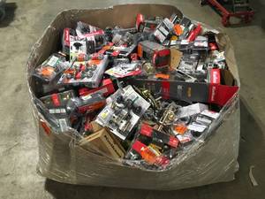 Gaylord of Door Knobs Various Models and Conditions Customer Returns See Pictures