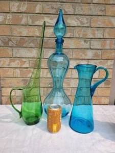 lot 30 image: XL MCM Italian Colored Glass  Pitchers & Decanter