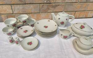 lot 46 image: Sweet Childs Rosette Play Tea Service