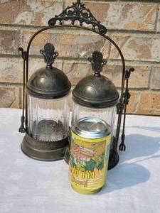 lot 51 image: Victorian Plated Double Pickle Caster with Etched Jars