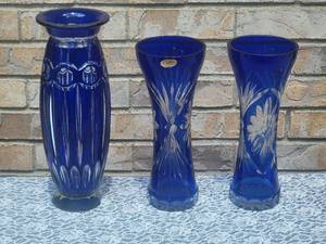 lot 133 image: Badash Handcut Cobalt to Clear Vase Trio