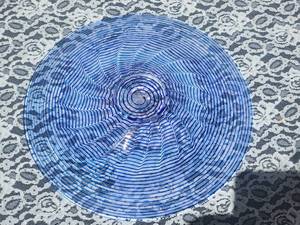 lot 4 image: Art Glass Blue Swirl Charger, signed