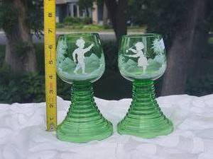 lot 77 image: Green Italian Mary Gregory Hand Painted Port Glasses  2