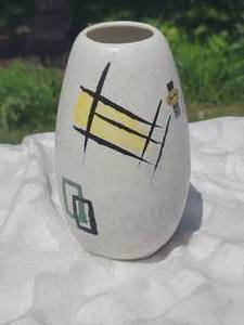 lot 78 image: Retro MCM W German Fabre Atomic Vase