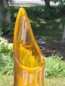 lot 90 image: Tall Vintage Amber Art Glass Vase