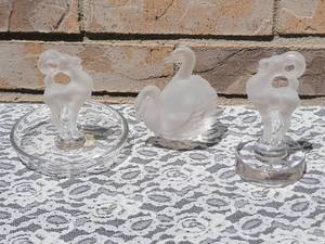 lot 102 image: Lalique France Frosted Crystal Figurines Trio