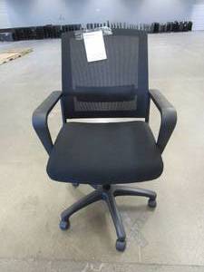 lot 404 image: Ergonomic Office Chair in Black
