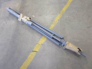 lot 465 image: 9 Ft Tilting Patio Umbrella Frame And Pole in Silver (MISSING CAP)