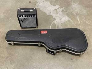 lot 1 image: Fender Stratocaster