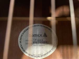 lot 3 image: Samick Acoustic  Guitar