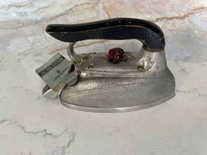 lot 12 image: STEAM-O-MATIC Antique Iron