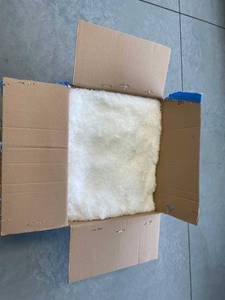 lot 17 image: Faux Snow