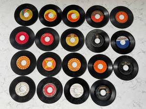 lot 31 image: Lot of  Vinyl Singles