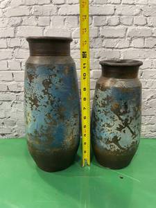 lot 44 image: Pair of Ceramic Pots