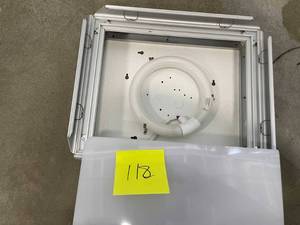 lot 118 image: Light Box 11 x 17