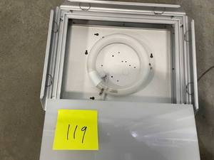 lot 119 image: Light Box 11 x 17