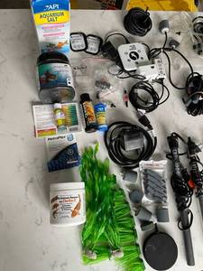 lot 122 image: Miscellaneous aquarium items - 2
