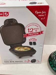 lot 145 image: Lot of Kitchen Items