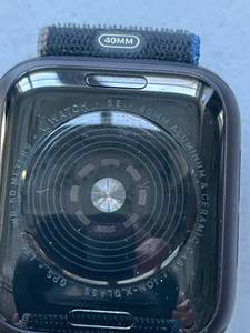 lot 159 image: Apple Watch, 40mm SE (no charger)