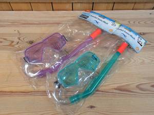 lot 89 image: TWO Snorkel Swim Masks (adult sizing)