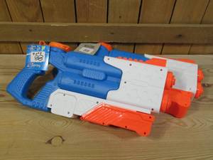 lot 88 image: TWO Big One Double Spray Water Guns