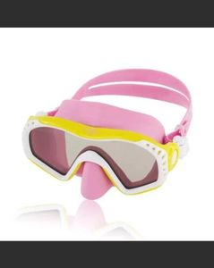 lot 75 image: Speedo Junior Wave Watcher Mask & Speedo Sonic Goggles