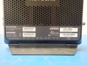 Netgear&nbspC7000v2 Router  no cables