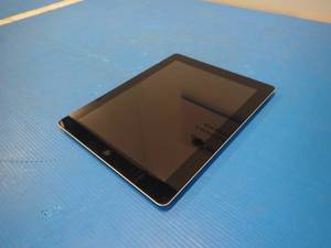 iPad 4th Gen A1460  16GB storage  carrier status unlocked  includes charger
