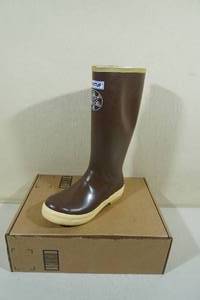 lot 84 image: Xtratuff Womens Salmon Sisters 15 Legacy Boot -Size 9, BrownYellow Design Inside