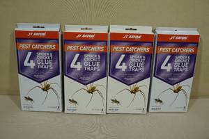 lot 121 image: 4 Packs Pest Catchers Glue Traps