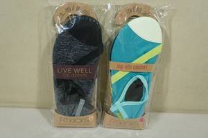 lot 136 image: 2 Pairs Womens Fitkicks -Size Large