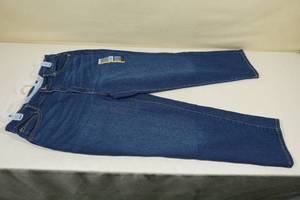 lot 181 image: No Boundaries High Rise Mom Jeans -Size 13