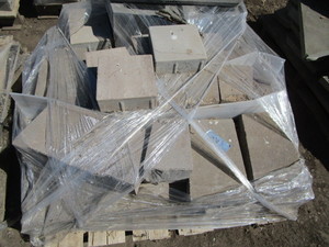 lot 76 image: Mix, Wall & Retaining Block, Pavers