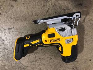 lot 55 image: 20V MAX XR Cordless Barrel Grip Jigsaw (Tool Only) by DEWALT Customer Returns See Pictures