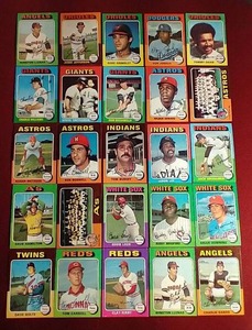 (25) 1975 Topps Baseball Cards