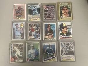 lot 14 image: Baseball Cards
