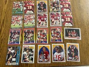 lot 27 image: Joe Montana Cards
