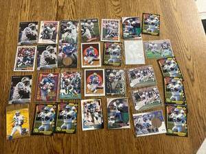 lot 35 image: Barry Sanders Cards
