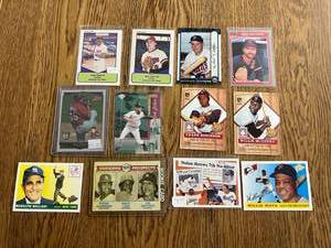 lot 38 image: Baseball Cards