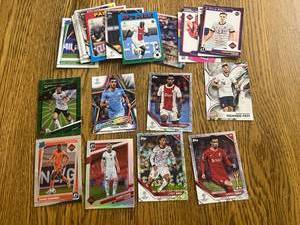 lot 66 image: Soccer Cards