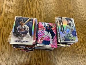 lot 71 image: Baseball Cards