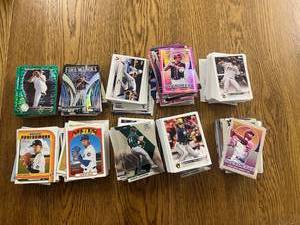 lot 73 image: Baseball Cards